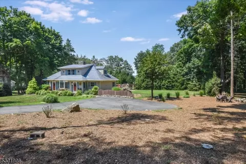 Exterior - 39 Circle Ave, Wayne, NJ 07470 photo 9 of 13