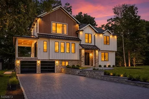 63 Billingsley Dr, Livingston, NJ 07039
