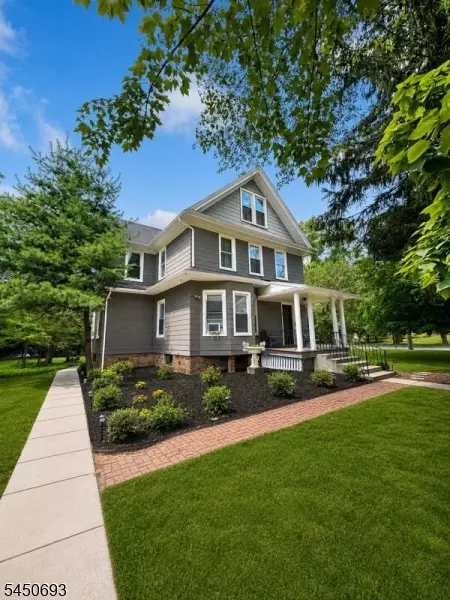 150 Tappan Rd, Harrington Park, NJ 07640