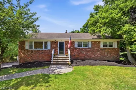 45 Ravine Ave, Wyckoff, NJ 07481