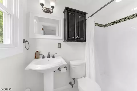 Bath - 19 Andover Dr, Wayne, NJ 07470 photo 1 of 2