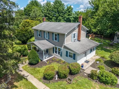 5 Harris Ln, Hackettstown, NJ 07840