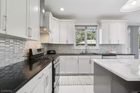 Kitchen - 118 Junction Rd, Hampton, NJ 08827 photo 2 of 5