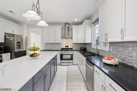Kitchen - 118 Junction Rd, Hampton, NJ 08827 photo 4 of 5