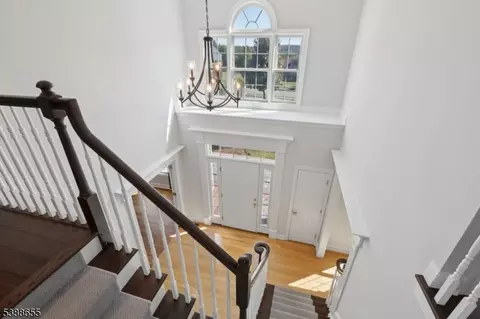 Entry Way - 118 Junction Rd, Hampton, NJ 08827 photo 2 of 3