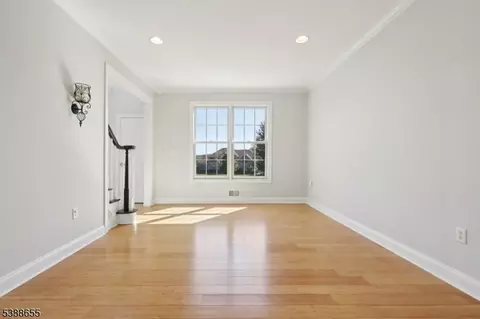 Living - 118 Junction Rd, Hampton, NJ 08827 photo 2 of 7