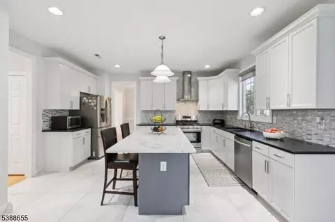Kitchen - 118 Junction Rd, Hampton, NJ 08827 photo 1 of 5