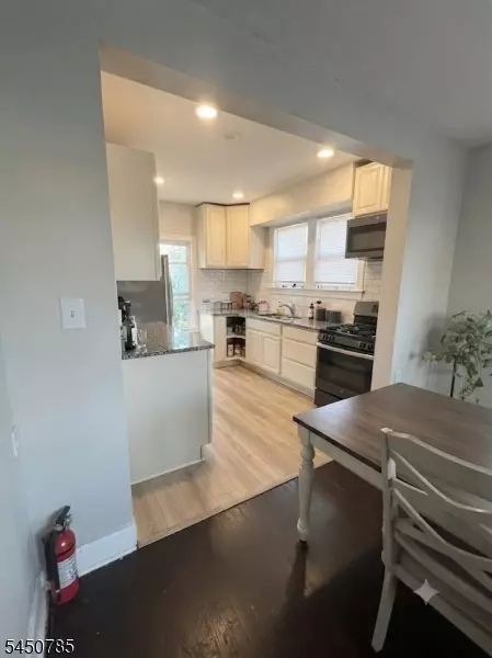 Entry Way - 816 Central St, Plainfield, NJ 07062 photo 2 of 6