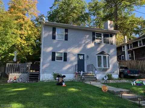 107 New York Ave, Jefferson, NJ 07849