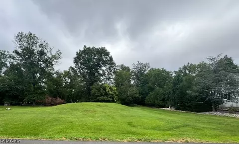 559 Equator Ave, Franklin Twp, NJ 08873