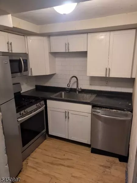 200 Central Ave #A4, Jersey City, NJ 07307