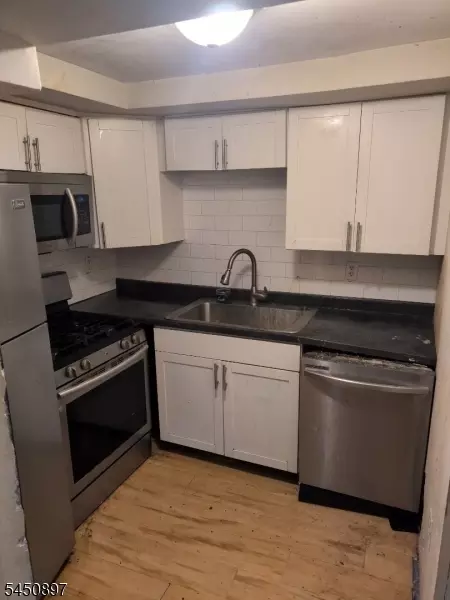 200 Central Ave #A4, Jersey City, NJ 07307