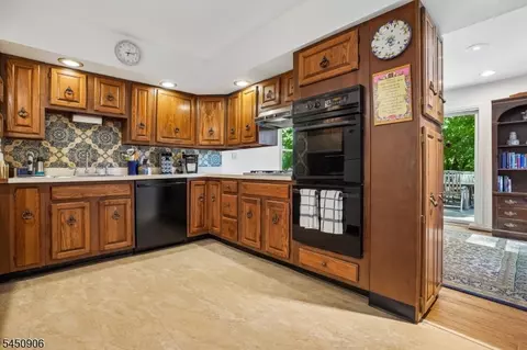 Kitchen - 4 Kensington Rd, Madison, NJ 07940 photo 4 of 4