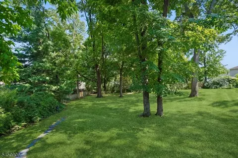 Exterior - 4 Kensington Rd, Madison, NJ 07940 photo 9 of 12