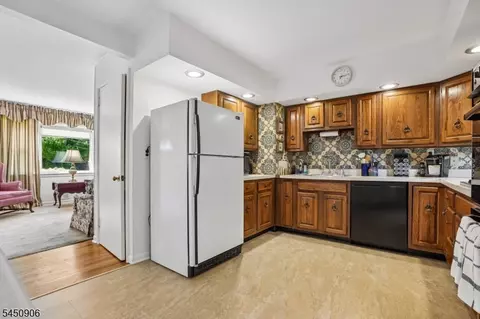 Kitchen - 4 Kensington Rd, Madison, NJ 07940 photo 1 of 4