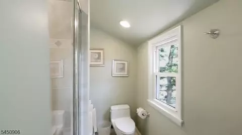 Bath - 4 Kensington Rd, Madison, NJ 07940 photo 3 of 4