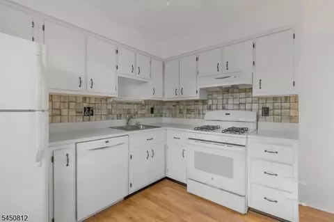 Kitchen - 38 Foxhall # B, Middlesex, NJ 08846 photo 2 of 3