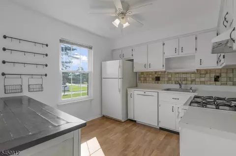 Kitchen - 38 Foxhall # B, Middlesex, NJ 08846 photo 1 of 3