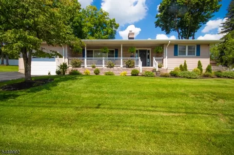 4 Birch Dr, Newton, NJ 07860