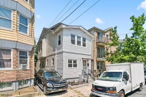 81 Schley St, Newark, NJ 07112