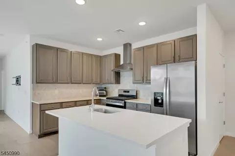 644 Lorhan Dr #644, Piscataway, NJ 08854
