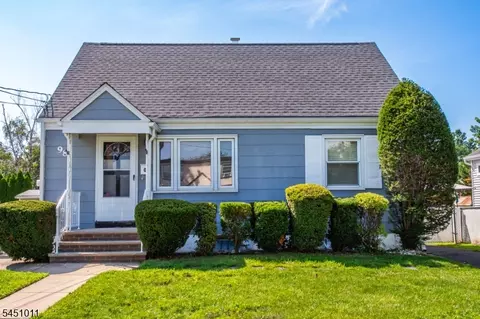 98 Tuella Ave, Elmwood Park, NJ 07407