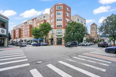 48 S Park St #502, Montclair, NJ 07042