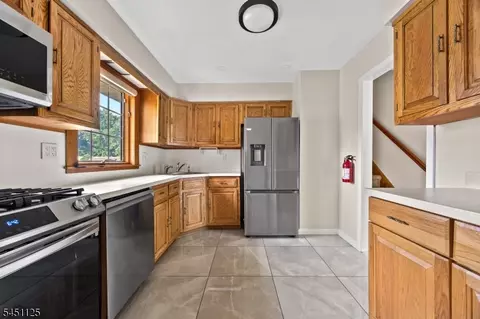 Kitchen - 21 Starlit Dr, Middlesex, NJ 08846 photo 1 of 2