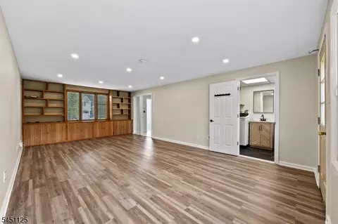 Living - 21 Starlit Dr, Middlesex, NJ 08846 photo 5 of 6