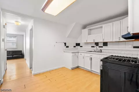 352 Totowa Ave, Paterson, NJ 07502