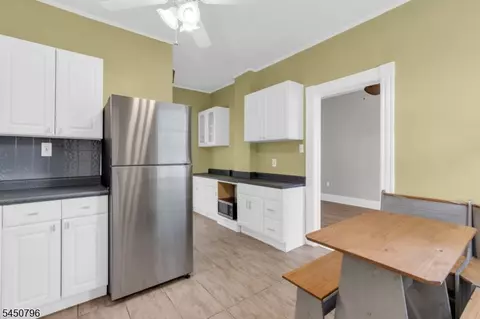Entry Way - 55 Maple Ave, Wallington, NJ 07057 photo 3 of 7