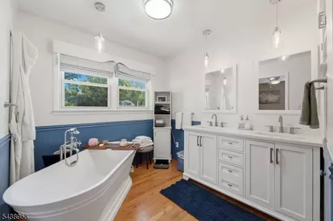 Bath - 1265 North Ave, Plainfield, NJ 07062 photo 2 of 3