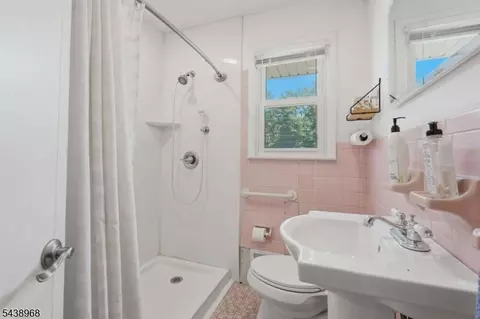 Bath - 1265 North Ave, Plainfield, NJ 07062 photo 1 of 3