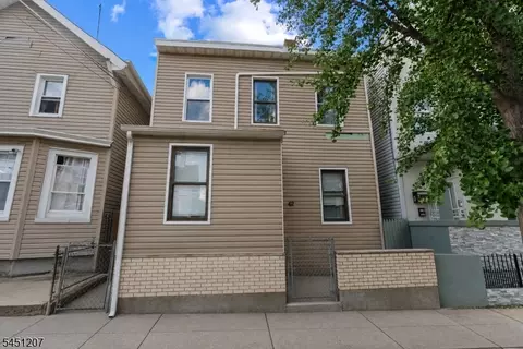 62 Highland St, Paterson, NJ 07524
