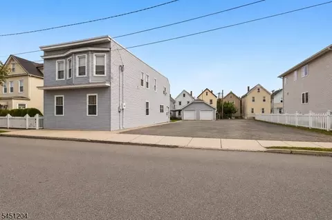 25 Grunwald St, Clifton, NJ 07013