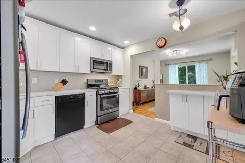 Kitchen - 1706 Park Pl, Springfield, NJ 07081 photo 2 of 2