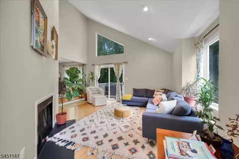 Living - 1706 Park Pl, Springfield, NJ 07081 photo 1 of 1