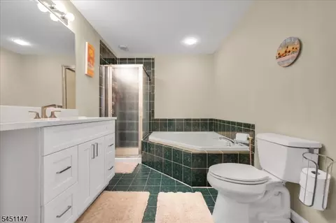 Bath - 1706 Park Pl, Springfield, NJ 07081 photo 1 of 2
