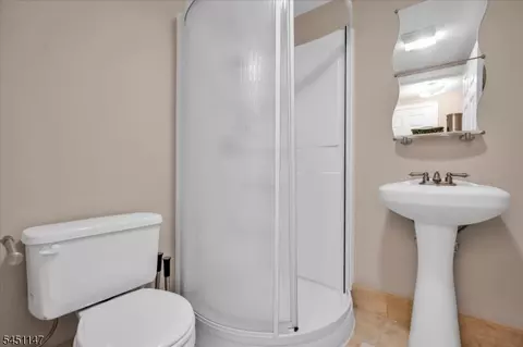 Bath - 1706 Park Pl, Springfield, NJ 07081 photo 2 of 2