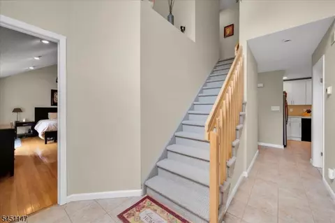 Entry Way - 1706 Park Pl, Springfield, NJ 07081 photo 3 of 5