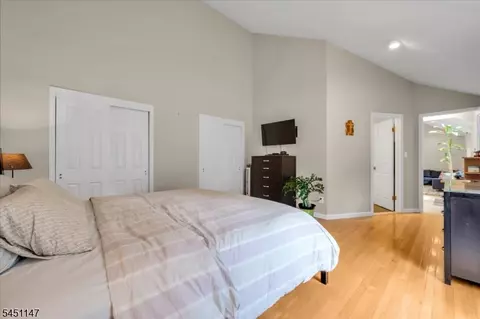 Bedroom - 1706 Park Pl, Springfield, NJ 07081 photo 4 of 9