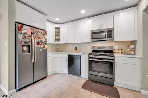 Kitchen - 1706 Park Pl, Springfield, NJ 07081 photo 1 of 2