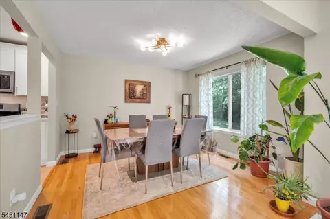 Dining - 1706 Park Pl, Springfield, NJ 07081 photo 1 of 2