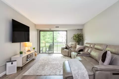 521 Piermont Ave #119, River Vale Twp, NJ 07675