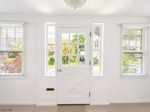Entry Way - 11 Van Dyke Pl, Summit, NJ 07901 photo 3 of 3