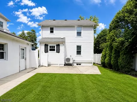 Exterior - 11 Van Dyke Pl, Summit, NJ 07901 photo 4 of 4