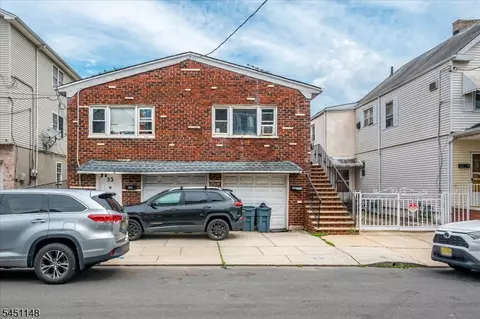 31 Bank St, Elizabeth, NJ 07201