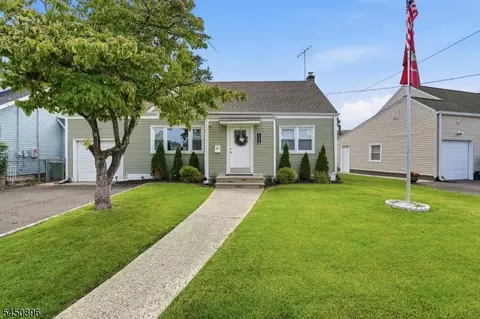 1204 Wheatsheaf Rd, Roselle, NJ 07203