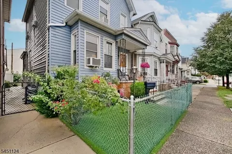 402 Davis Ave, Harrison, NJ 07029 photo 3