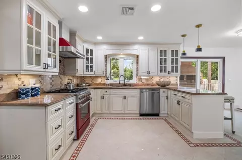 Kitchen - 26 Benjamin Dr, Springfield, NJ 07081 photo 1 of 2